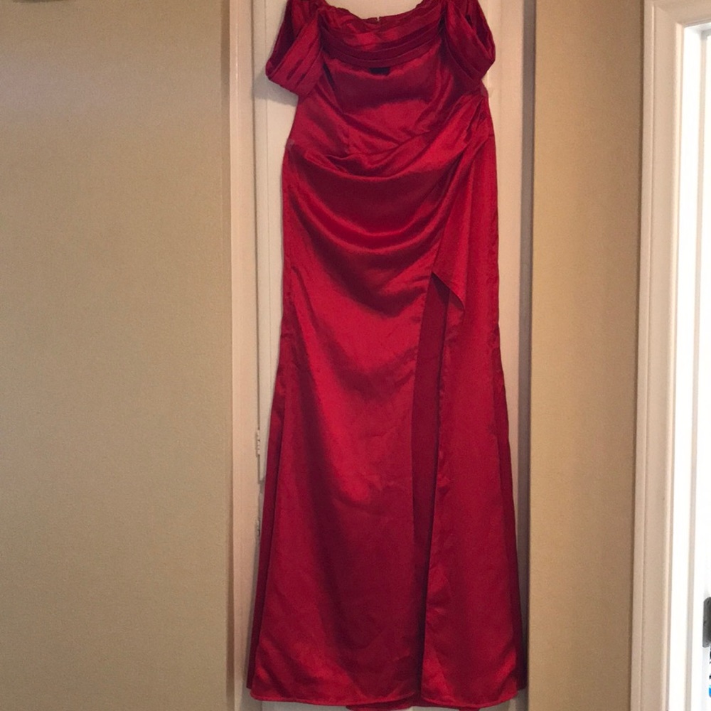 Long Red Satin Strapless dress